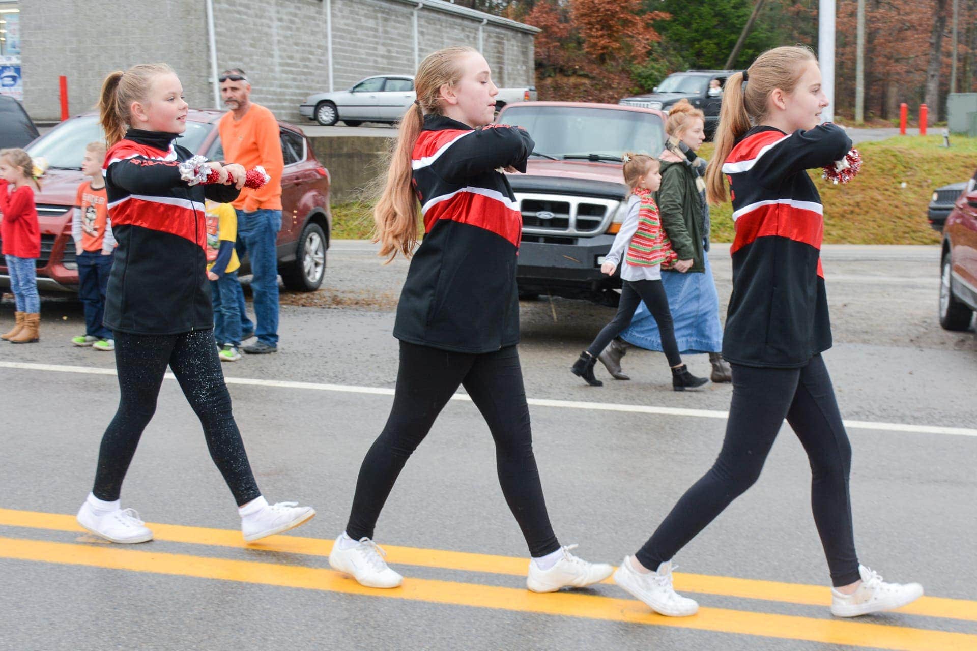 Santa opts for covered sleigh at rainy Rock Cave Christmas parade